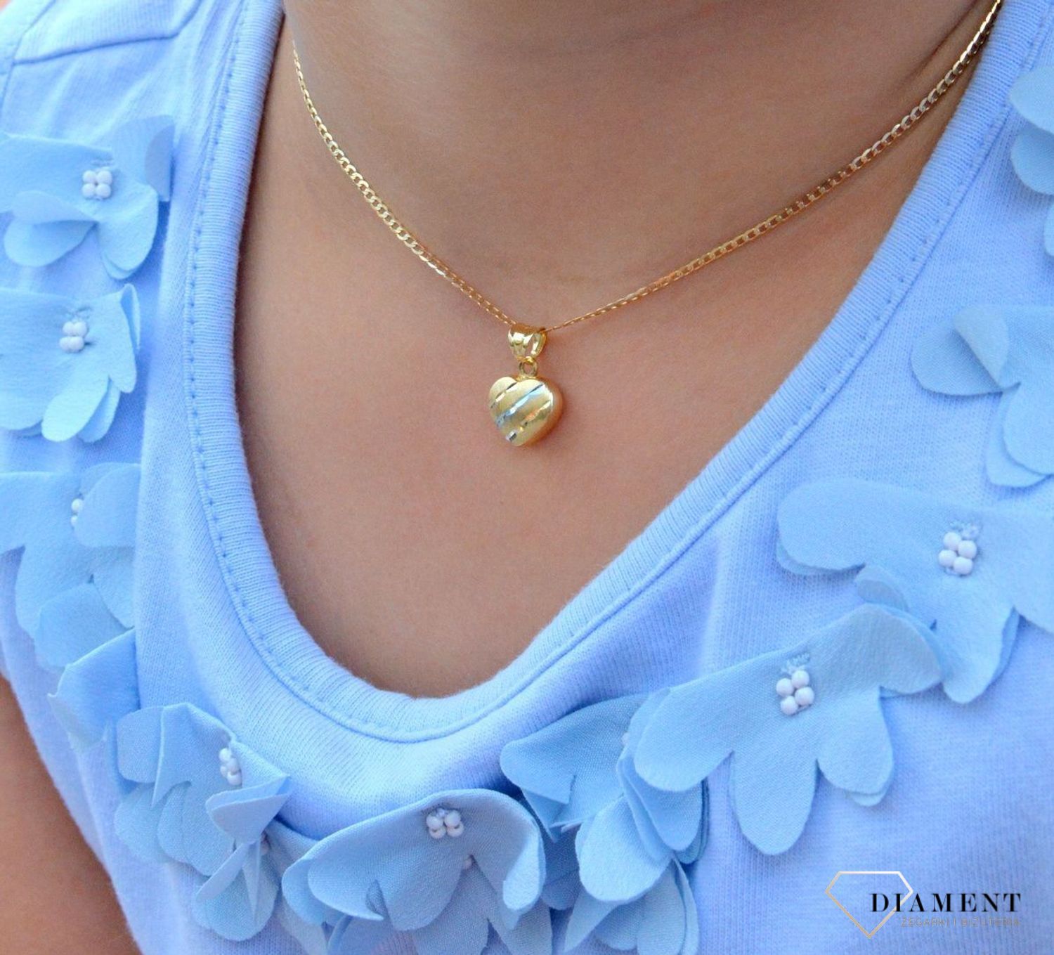 Złota zawieszka 585 grawerowane serduszko ZA 7034B. Złota zawieszka serce. Złota zawieszka damska serce. Złota zawieszka damska grawerowana. Złota zawieszka idealna dla ko.jpg